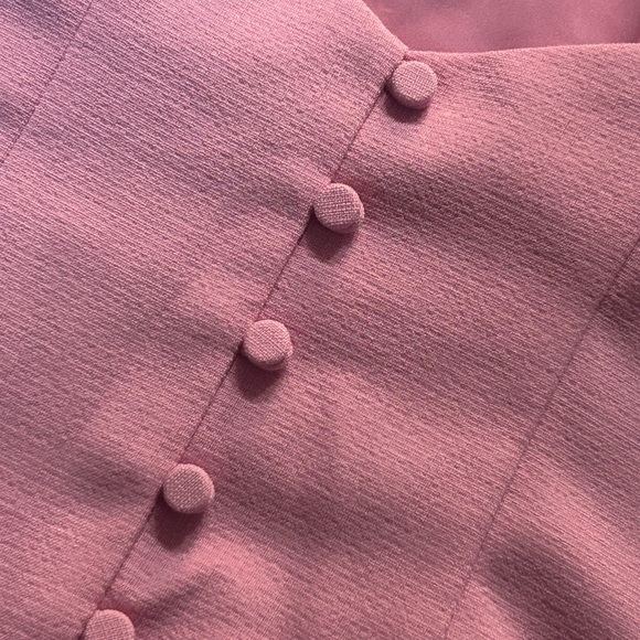 Express High Neck Low Back Button Tailored Tank - Picture 3 of 5